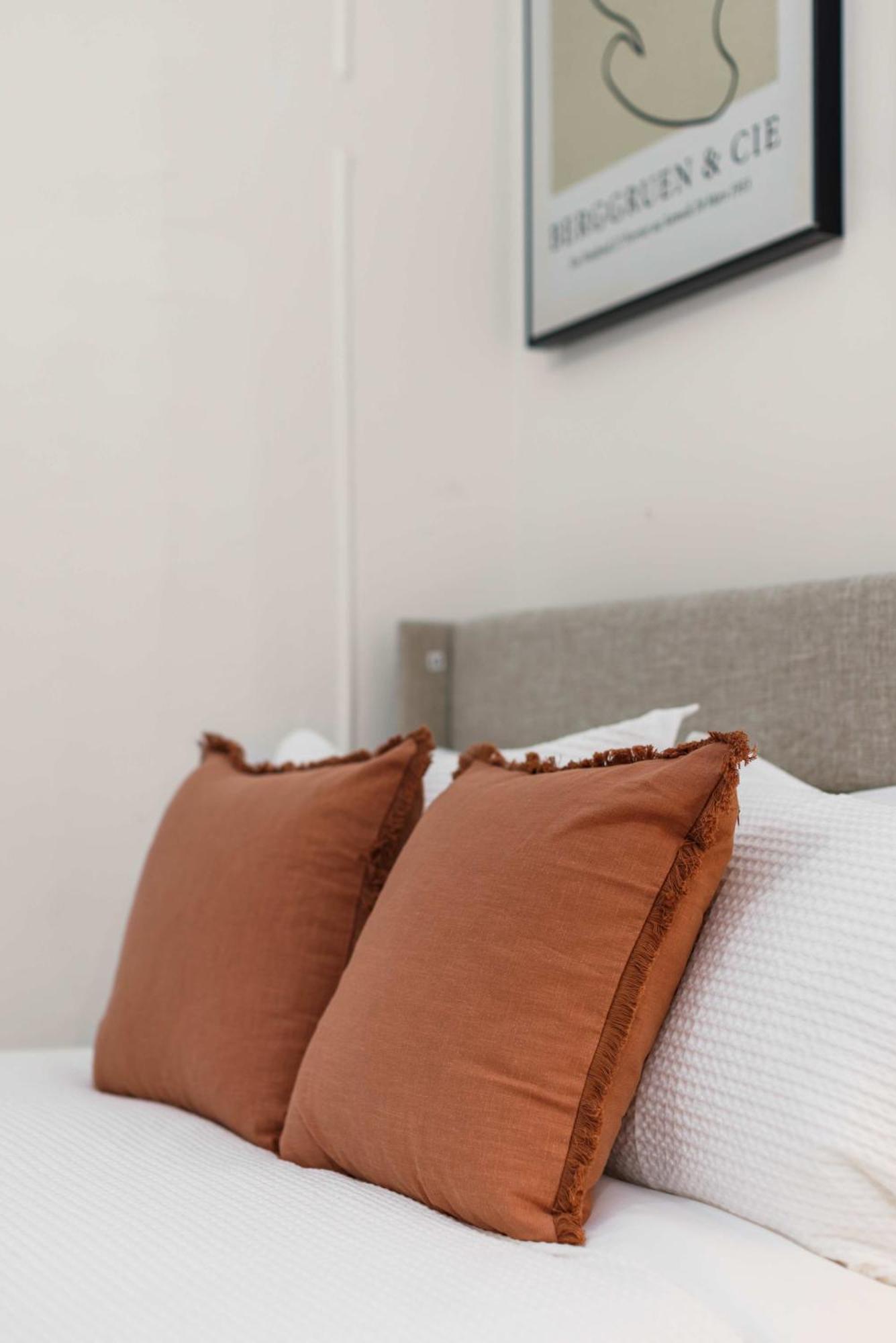 Timeless Charm Rustic 2br Hideaway In Nyc New York