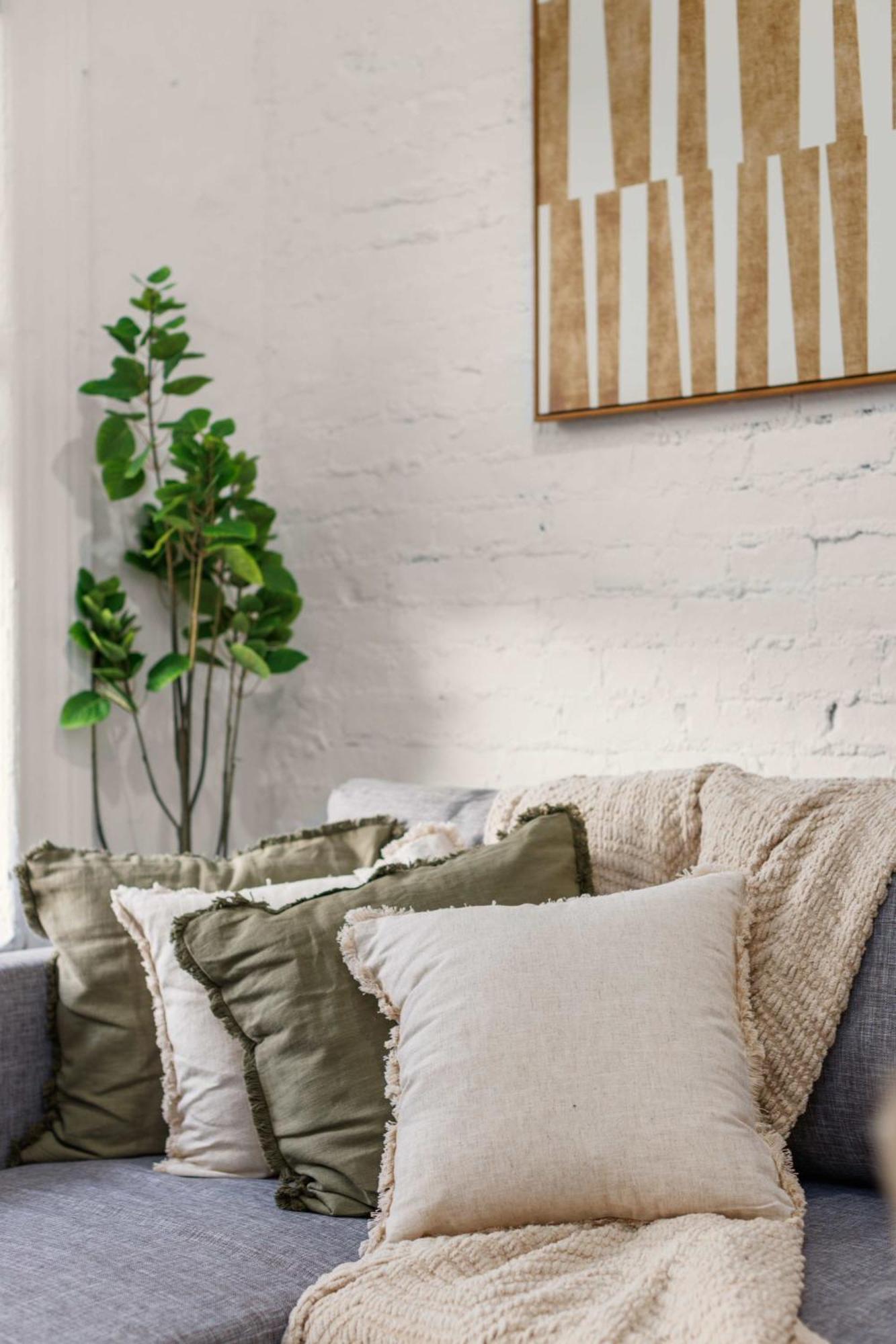 Timeless Charm Rustic 2br Hideaway In Nyc Apartment